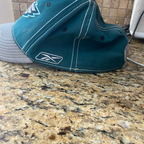 Reebok Philadelphia Eagles Hat - Picture 2 of 5